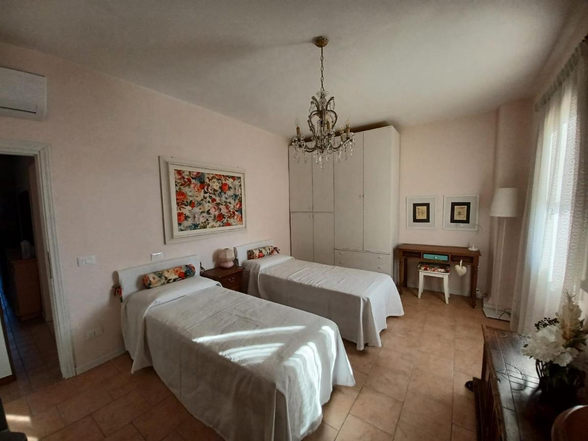 Casa Vacanze L'Acquerello ラーリ エクステリア 写真