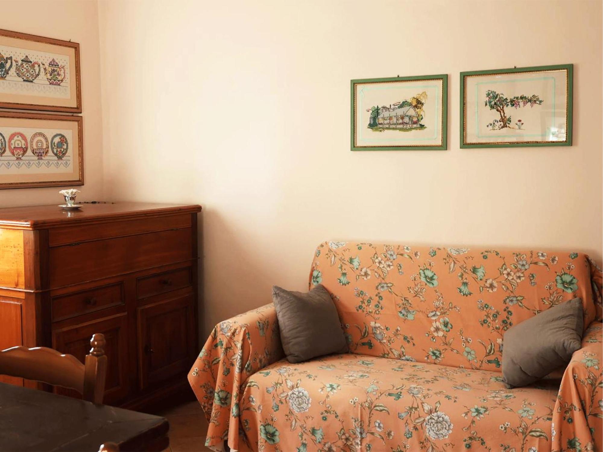 Casa Vacanze L'Acquerello ラーリ エクステリア 写真