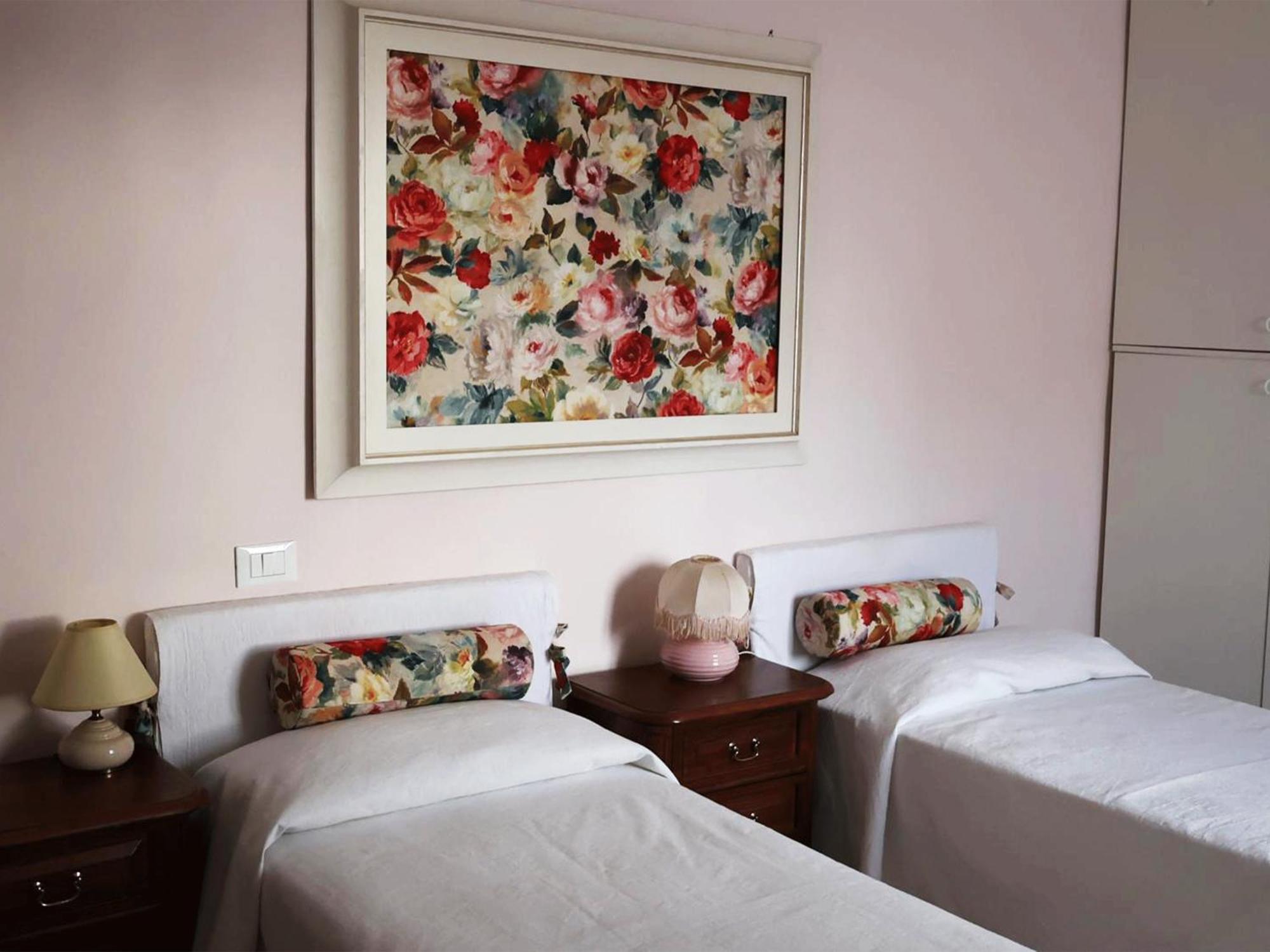 Casa Vacanze L'Acquerello ラーリ エクステリア 写真