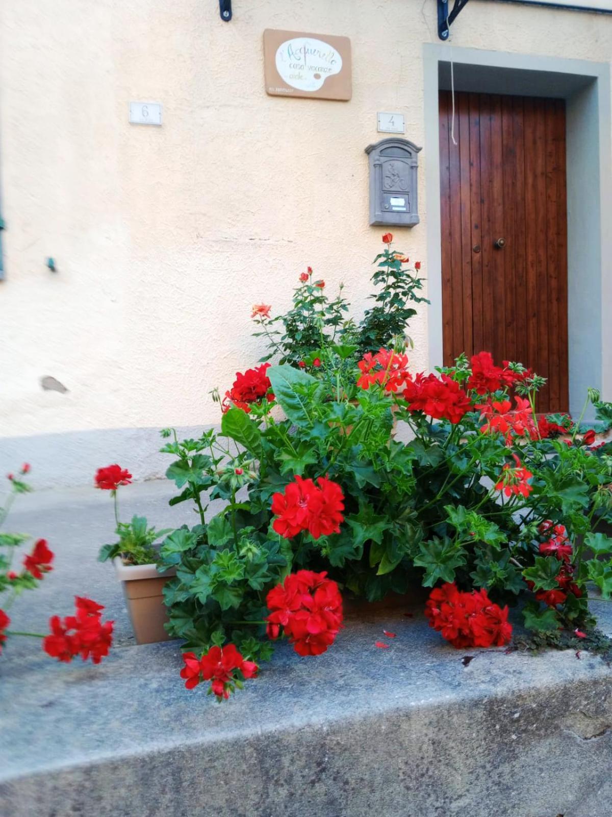 Casa Vacanze L'Acquerello ラーリ エクステリア 写真